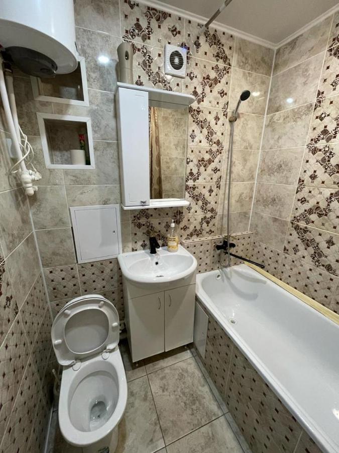 Лермонтова 91 Apartamento Pavlodar Exterior foto