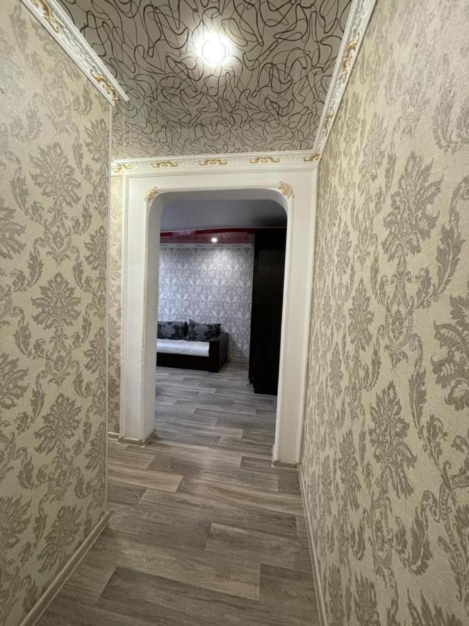 Лермонтова 91 Apartamento Pavlodar Exterior foto
